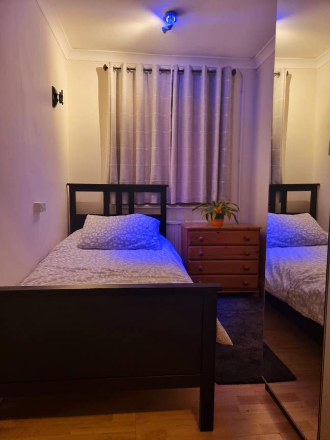 Lovly Single room for professional Main Photo