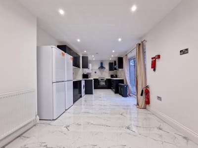Ultra high Spec exceptionally spacious ensuite  Main Photo