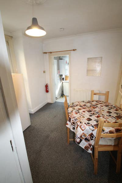Good size double room in Leyton area Main Photo