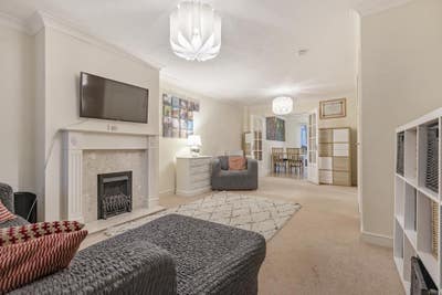 Fantastic house share available in Caversham Main Photo