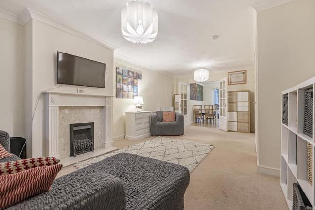 Fantastic house share available in Caversham Main Photo