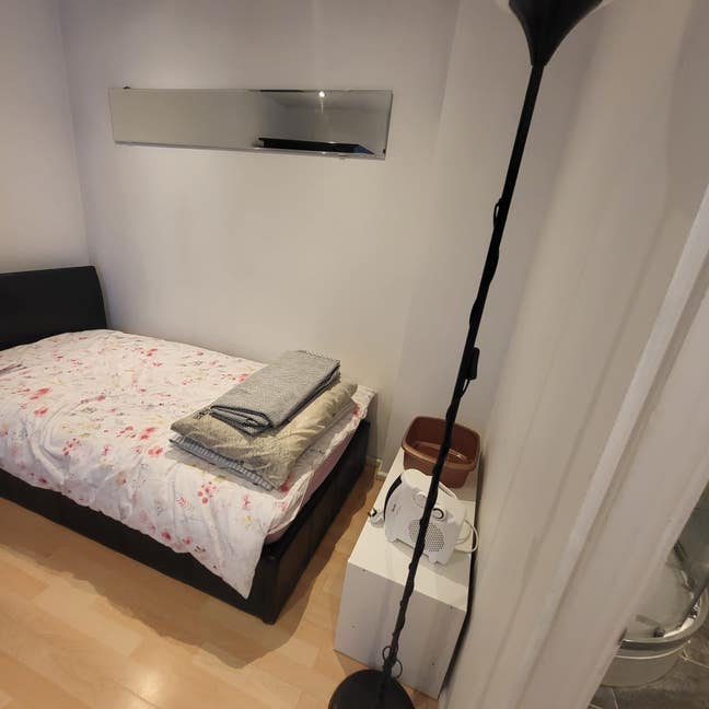 Superb Double Room with En-suite in 4bed House Main Photo