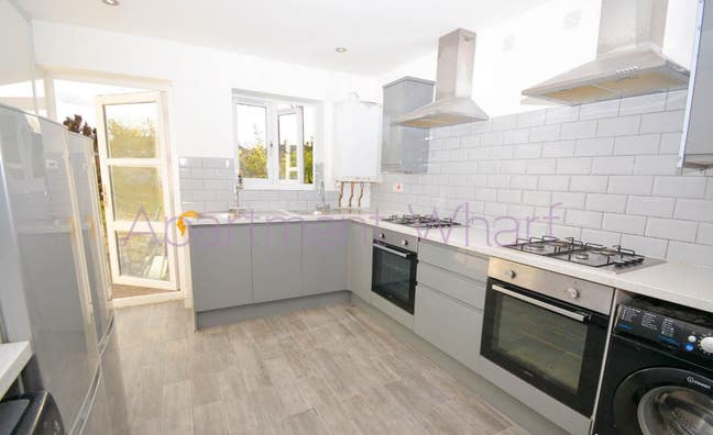 # Brand new Ensuite room in Barking Main Photo