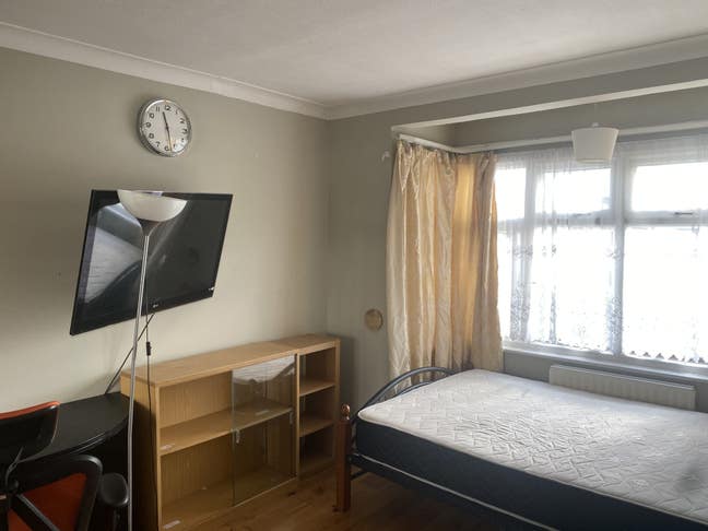 Lovely Double Room in Female house @Stratford Main Photo