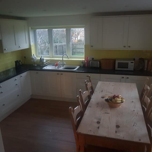 Spacious house with large garden in quiet area Main Photo