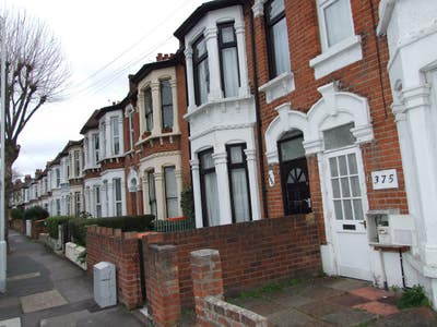 Ilford,E15,Light 4 Bed House with Garden Main Photo