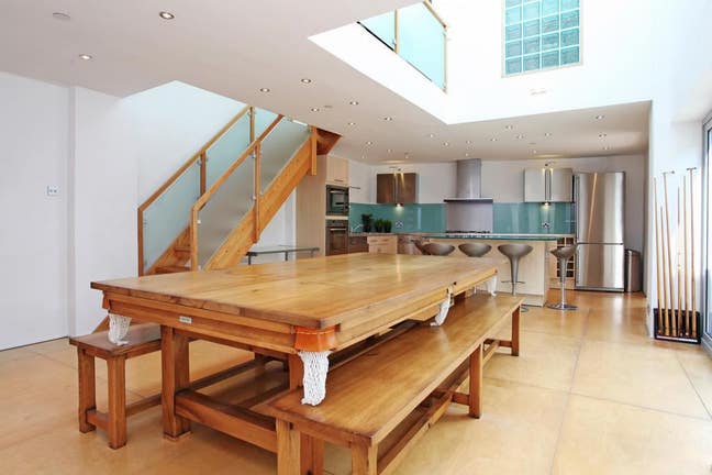 Large house  in Earlsfield Main Photo