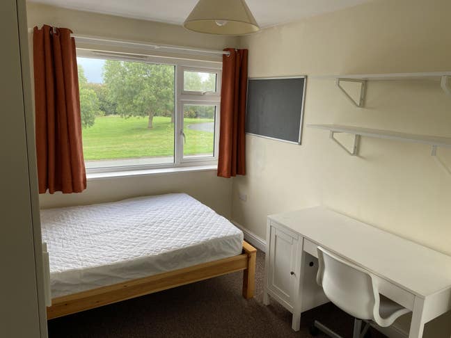 5 Bed Student House (1 Double Room Left) -Sep 2025 Main Photo