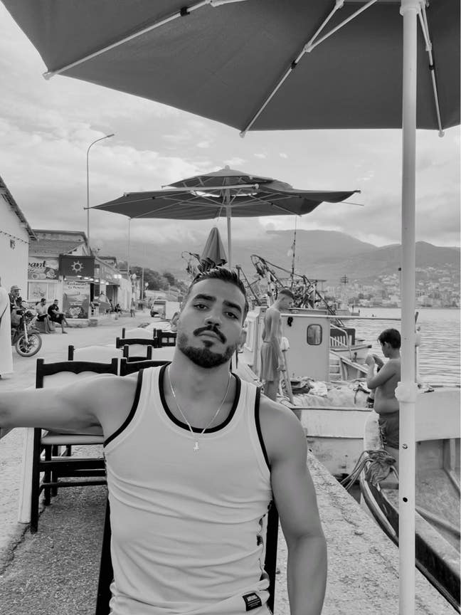 International student looking for a room in London  Main Photo