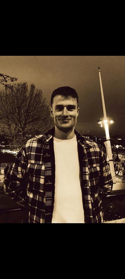 27yo man seeking a room Main Photo
