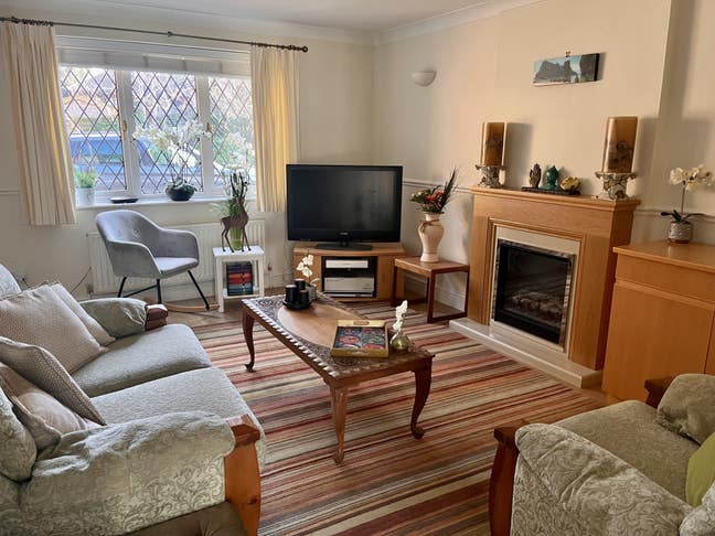 Cozy Double Room - 5 Mins Walk to Bickley Station  Main Photo