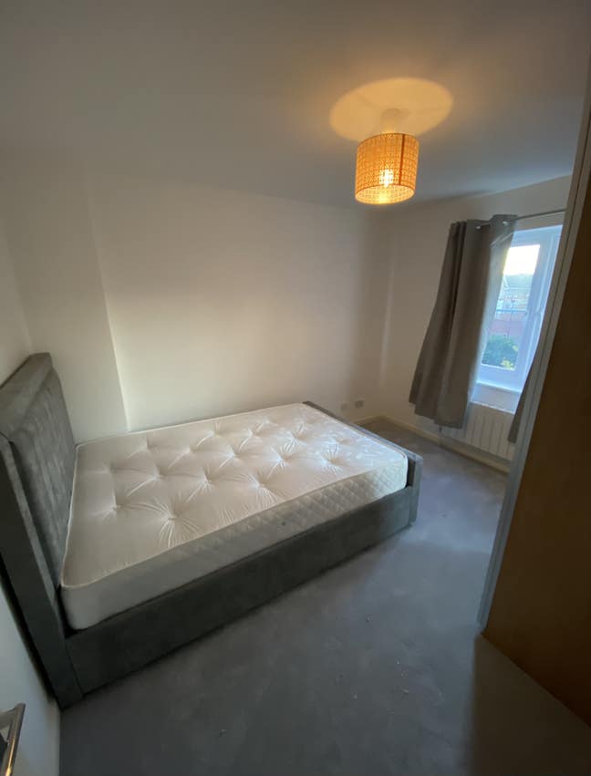 Double room, 5 mins from beckton DLR Main Photo