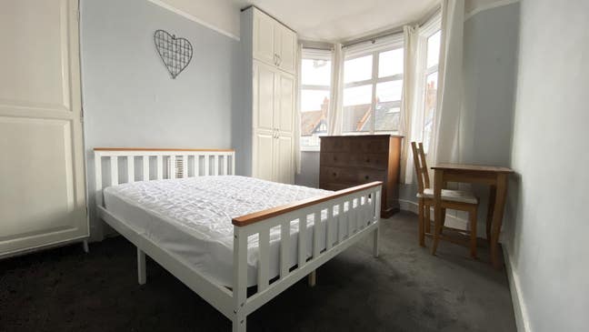 Double Room available (with Garden & Cat) Main Photo