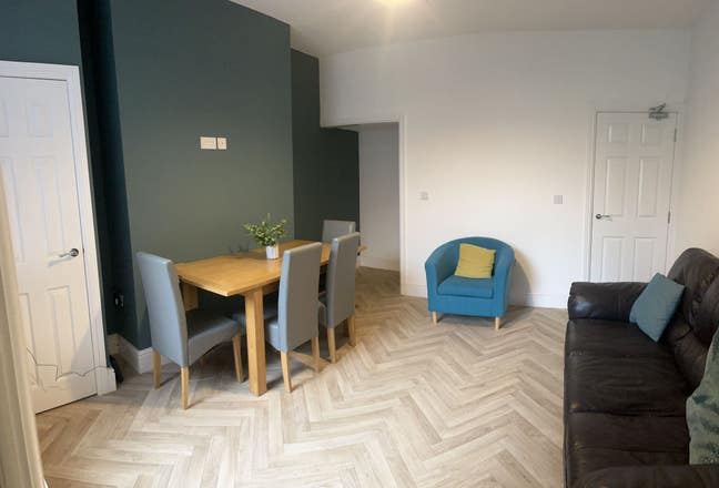 Double room available in Williams Road, BB10  Main Photo