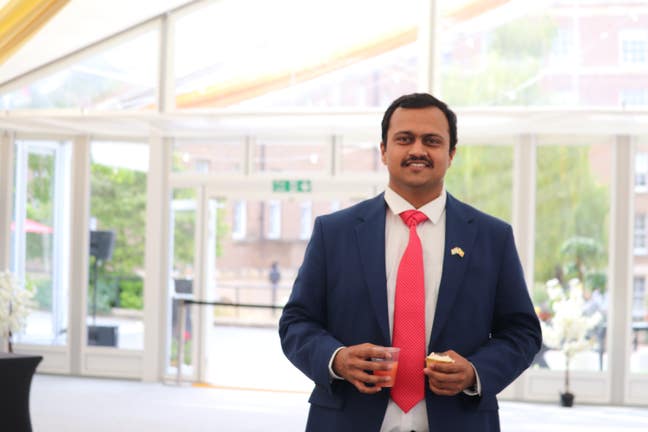 Looking for ensuite or apartment for 2 people Main Photo