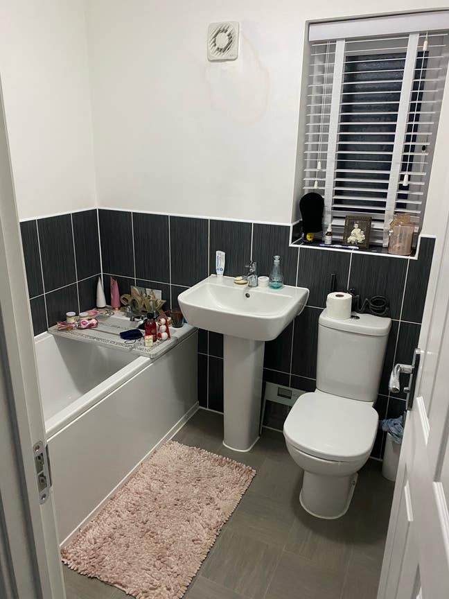 Room available,friendly tidy environment  Main Photo