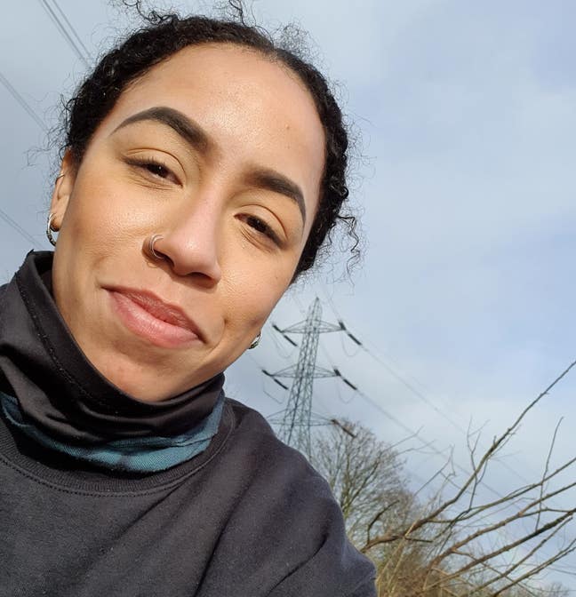 Hi there ! I am a 35 year old writer and che... Main Photo