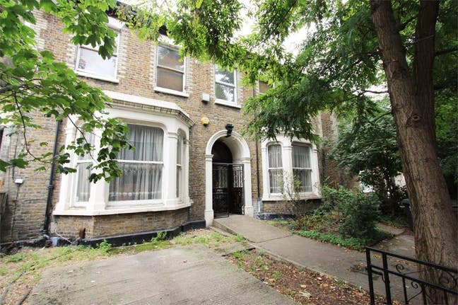 Spacious Double Room in Tottenham  Main Photo