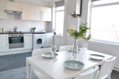4 Bedroom All Inclusive Hyde Park Main Photo
