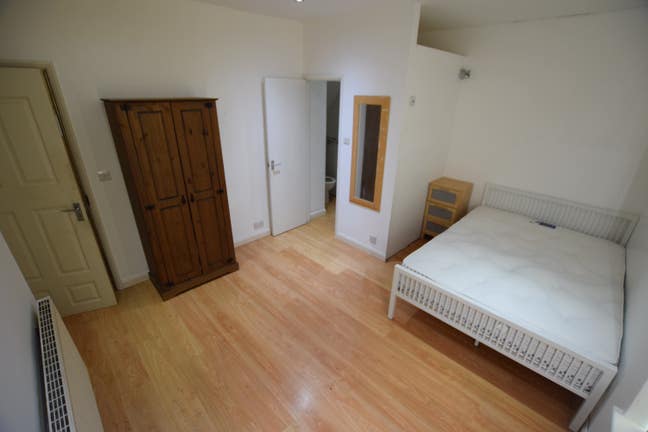 1 Ensuite RM AVAIL SEPT / All Bills + Council Tax Main Photo