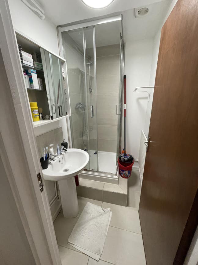 Room rent with Bills included (Excluded braodband) Main Photo