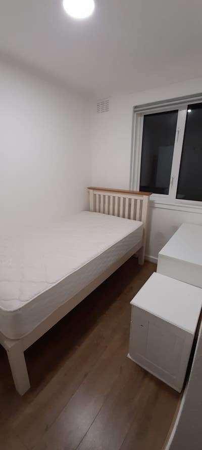 Single Room  in a terraced house  Main Photo