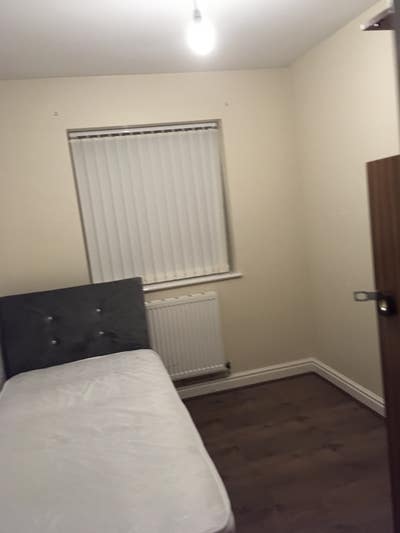 Bedroom for rent  Main Photo