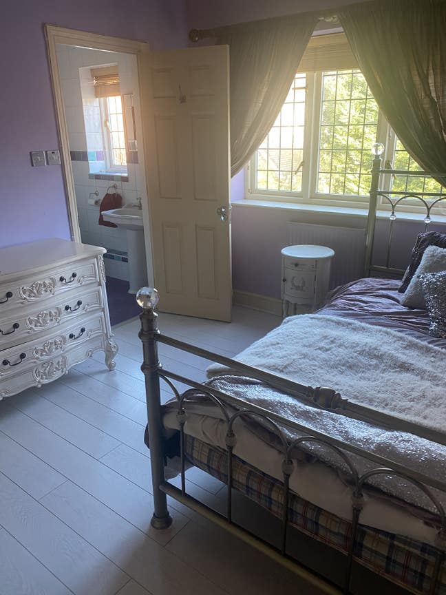 Friendly  lovely household seeks new Lodger Main Photo