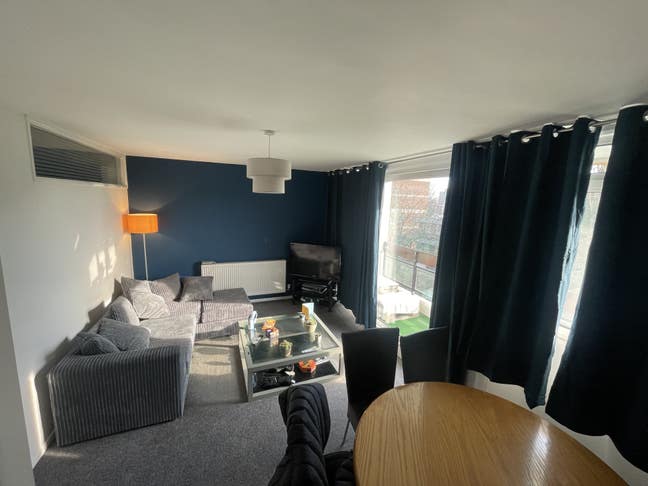 Double Room - All Bills Included - Large lounge Main Photo