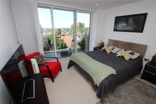 Unique Double Room with En Suite Bathroom for Rent Main Photo