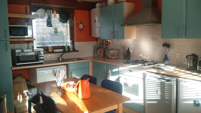DWP OK. Cosy, single, room, modern detached house. Main Photo