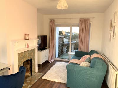 Double room in two bed house  Main Photo