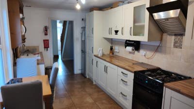 Clean Quiet Double Room in Quiet Avonmouth House Main Photo