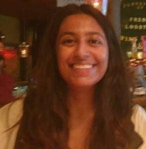 Professional Female seeks double room Main Photo