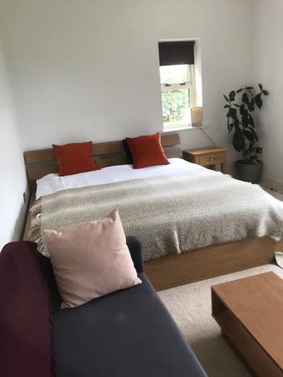 Fantastic spacious double  room to let  Main Photo