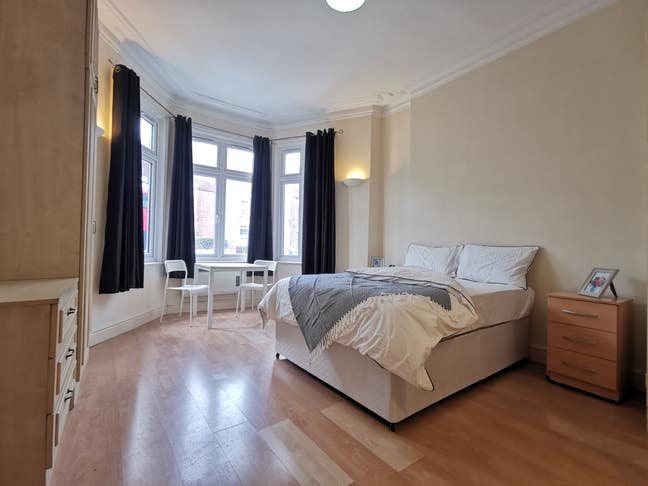 Studio Flat, Chichele Road, NW2 3AN  Main Photo