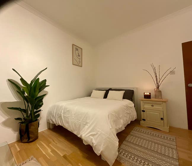 Large beautiful room in SOHO London short let Main Photo