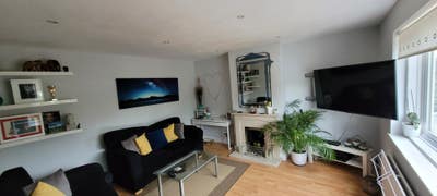 Chilled House with communal spaces and garden Main Photo