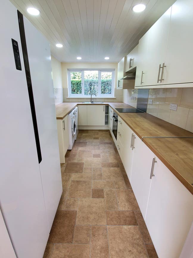 Large double room in CB1 nr Addenbrookes hospital Main Photo