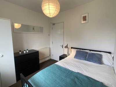 Gorgeous rooms in professional house share! Main Photo