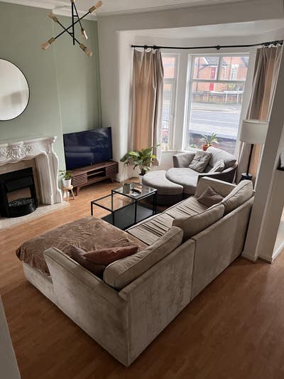 Furnished double room in Leigh Main Photo