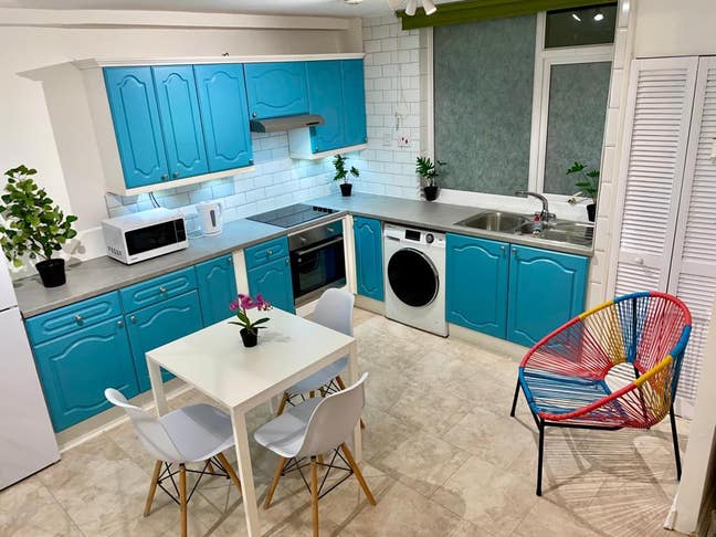 Double room in Flatshare- 3 min Island Garden E14 Main Photo