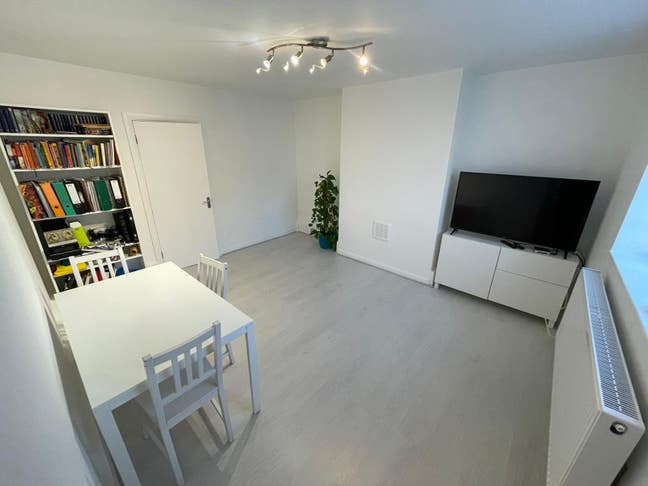 Double Bedroom; between East Ham/Beckton stations Main Photo