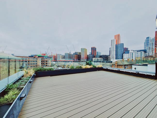 Recently Built 2 Bed Balcony Flat @ Nine Elms Main Photo