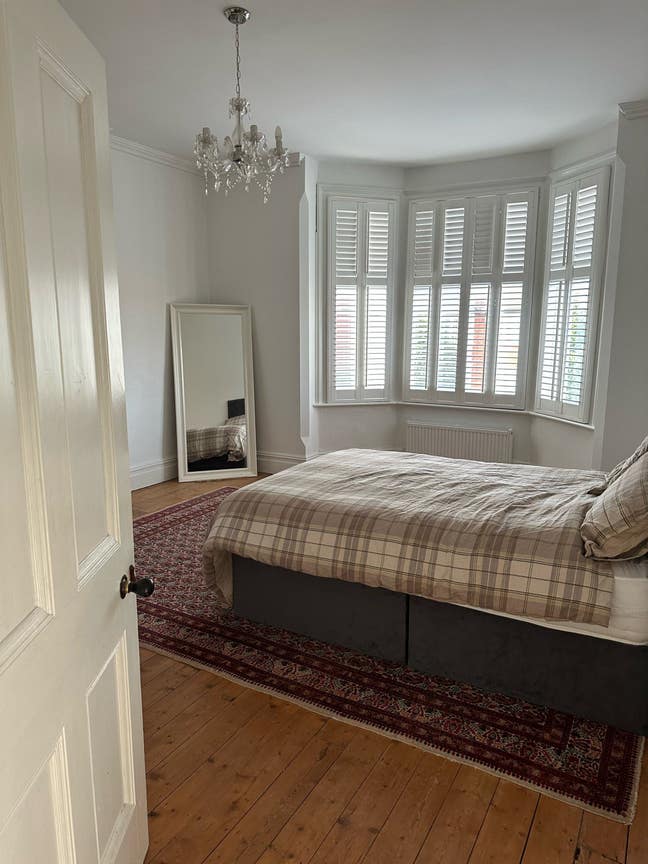 Large double en-suite Main Photo