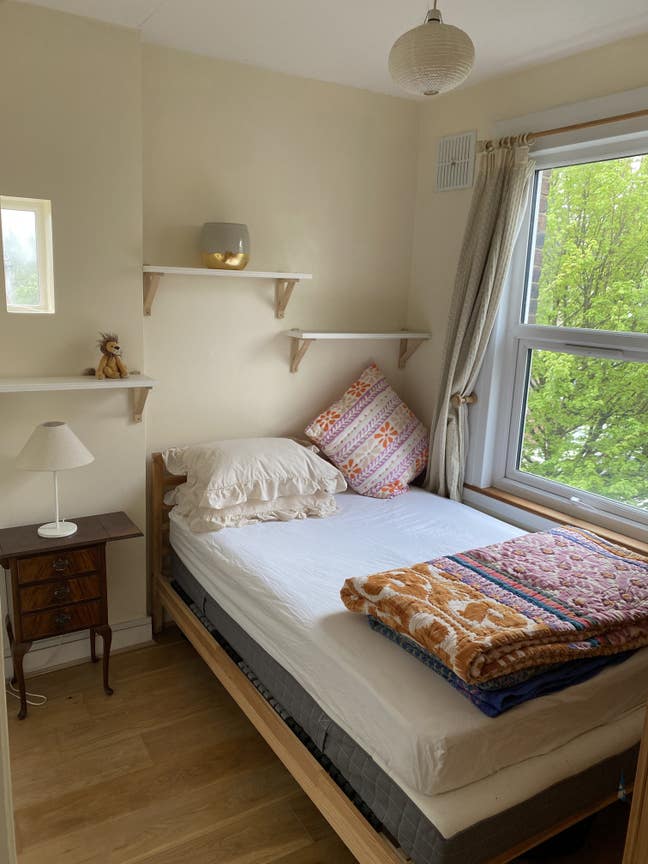 Bedroom with own private bathroom Main Photo