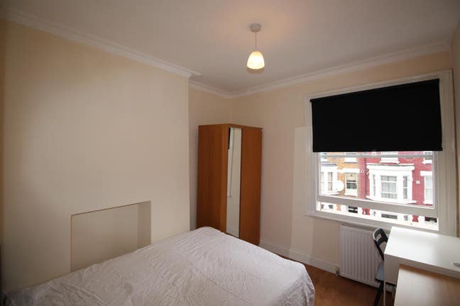Amazing double room  W6 7QB Main Photo