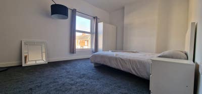 Furnished double rooms to rent! Main Photo