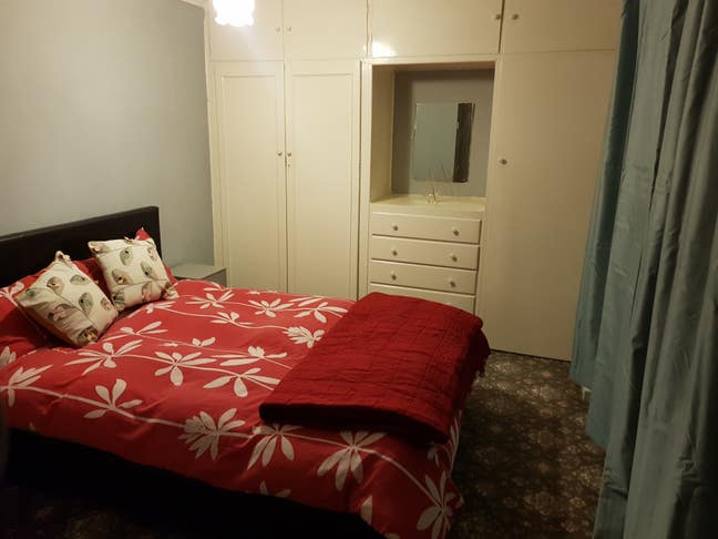 Double room available for 1 female Main Photo
