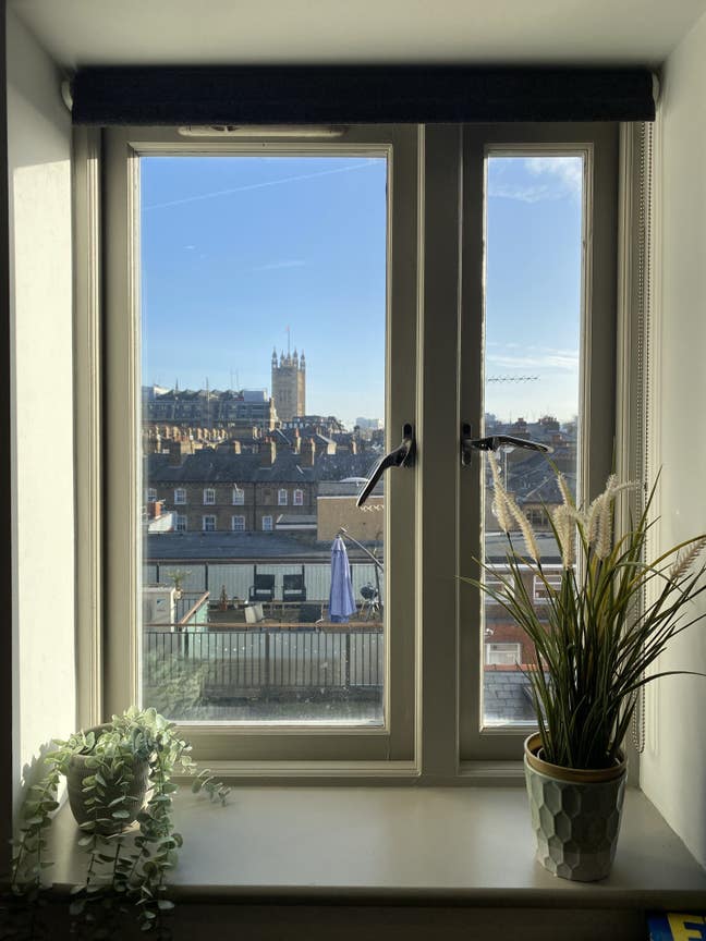 Large Double Room in Penthouse Apartment Main Photo